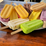 Caja de Paletas Especial Mixta Leche/ 48 paletas / Vainilla, lúcuma, frutilla, Coco, mango, frutos del bosque, chocolate, arroz con leche, plátano, arándano, tres leches, Pistacho, mora y manjar .